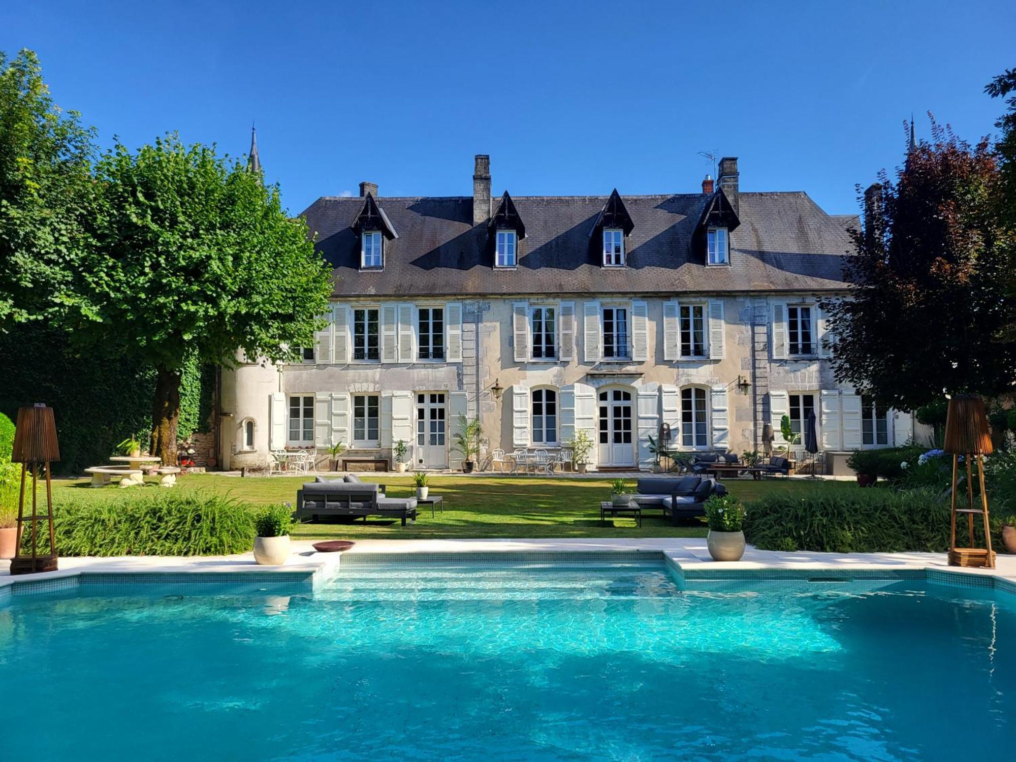 Logis Des Tourelles Acomodação com café da manhã Cognac Exterior foto